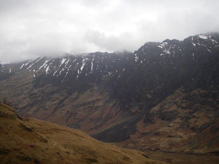The mist was sitting level with the crest of the Aonach Eagach by mid-day