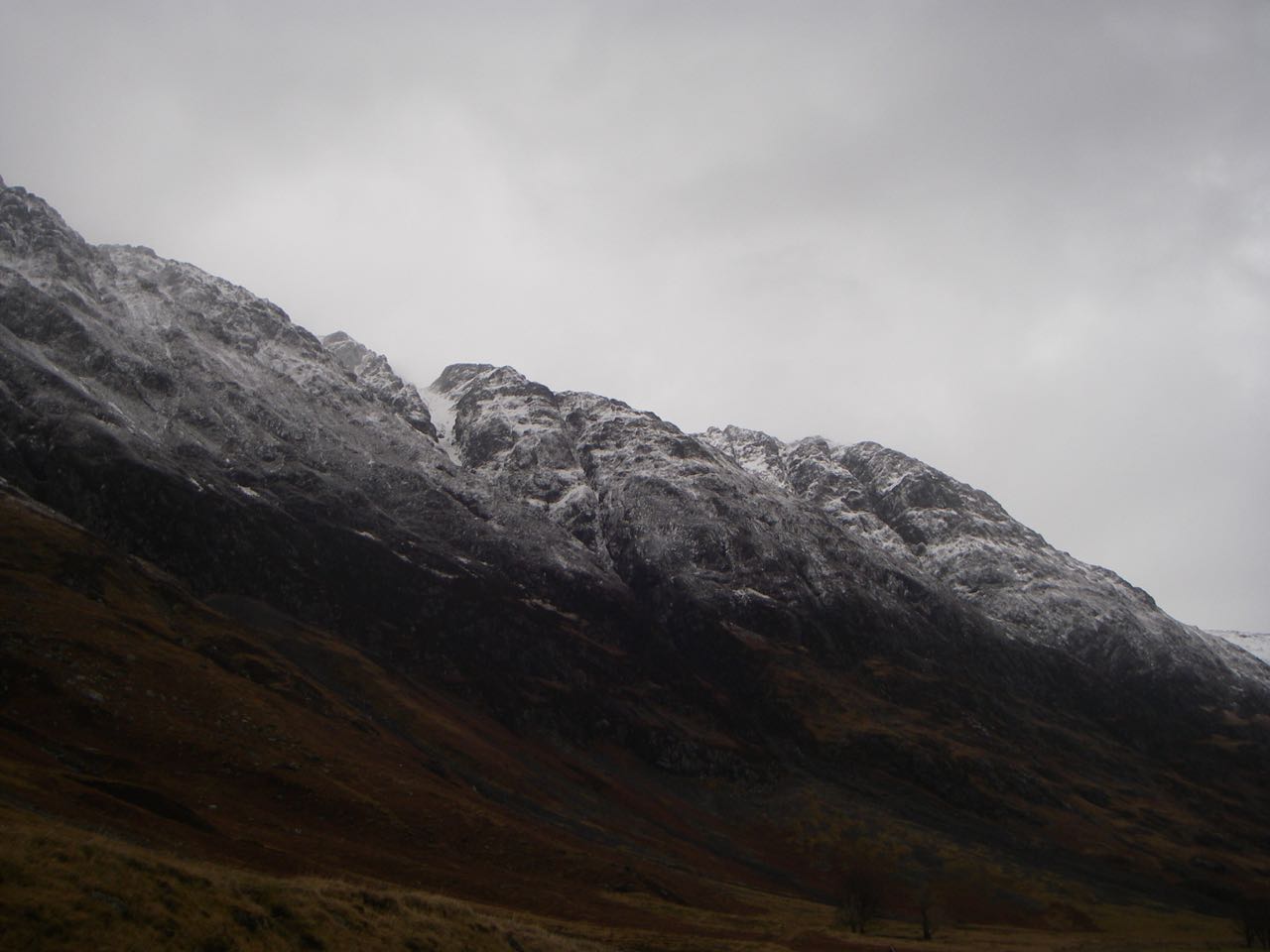 The South flank of the Aonach Eagach had lost some snow cover