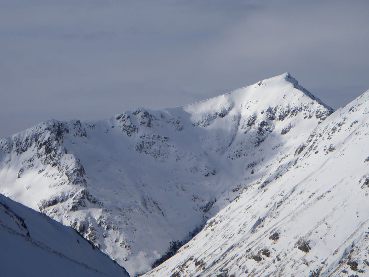 Sron na Lairig (bottom left) and Stob Coire Sgreamhach in the sun